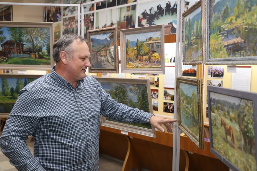 В НИУ «БелГУ» открылась уникальная выставка живописи