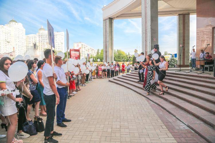 В НИУ «БелГУ» прошёл митинг в память о погибших в Беслане