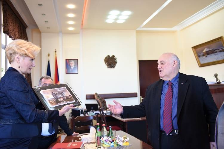 НИУ «БелГУ» и Ереванский госуниверситет будут совместно готовить фармацевтов