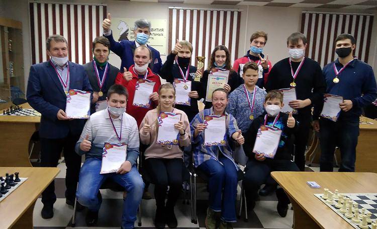Шахматисты и шашисты НИУ «БелГУ» выиграли региональный Турнир поколений