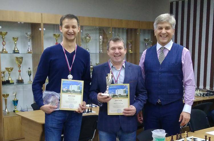 В НИУ «БелГУ» завершились соревнования по нардам на Кубок профкома 