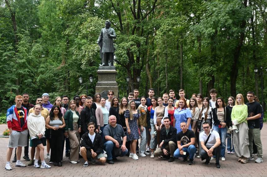 Экскурсионную поездку в Смоленск организовали для студактива НИУ «БелГУ» 