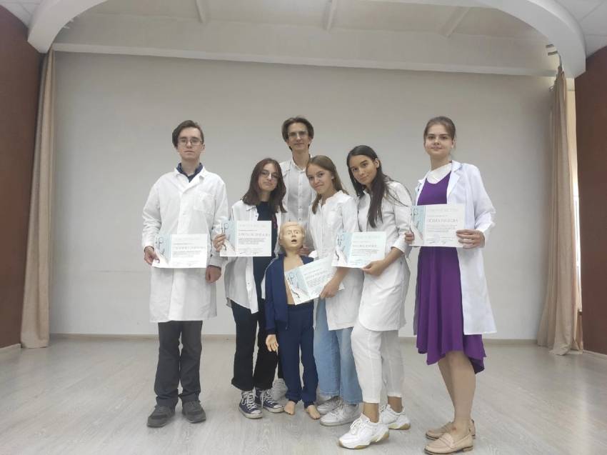 События НИУ «БелГУ» студент-медик ниу «белгу» провёл медицинскую смену для школьников