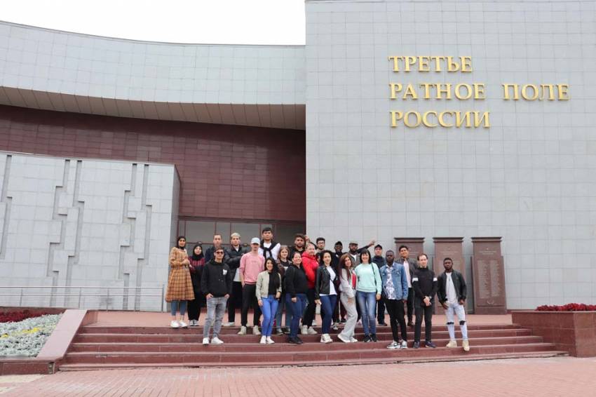 Иностранные обучающиеся НИУ «БелГУ» побывали на Прохоровском поле