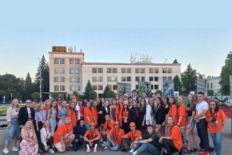 Volunteers of Belgorod State University interpret at “CARDO” international festival