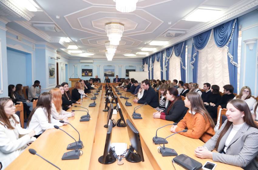 Студенты НИУ «БелГУ» встретились с министром культуры Белгородской области События НИУ «БелГУ» студенты ниу «белгу» встретились с министром культуры белгородской области