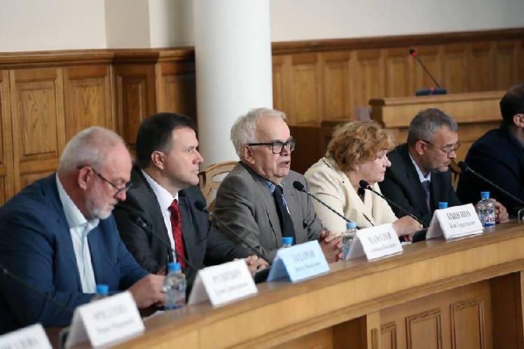 Contemporary problems of science and religion were discussed at BelSU Contemporary problems of science and religion were discussed at BelSU