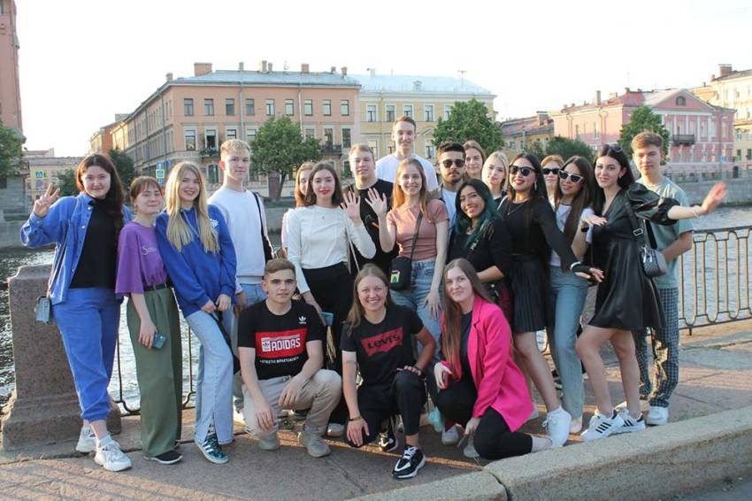 Студенты НИУ «БелГУ» побывали с исторической экскурсией в культурной столице России