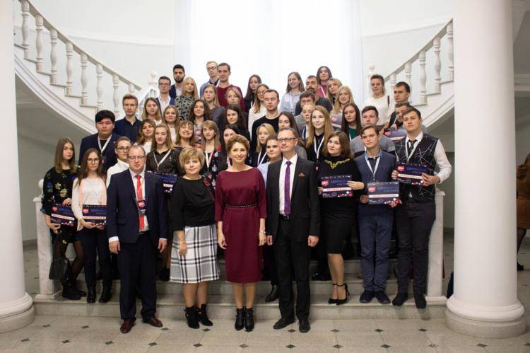 Learning Diplomacy Learning Diplomacy