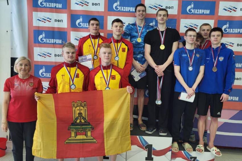 Студенты НИУ «БелГУ» выиграли награды чемпионата и первенства ЦФО по плаванию
