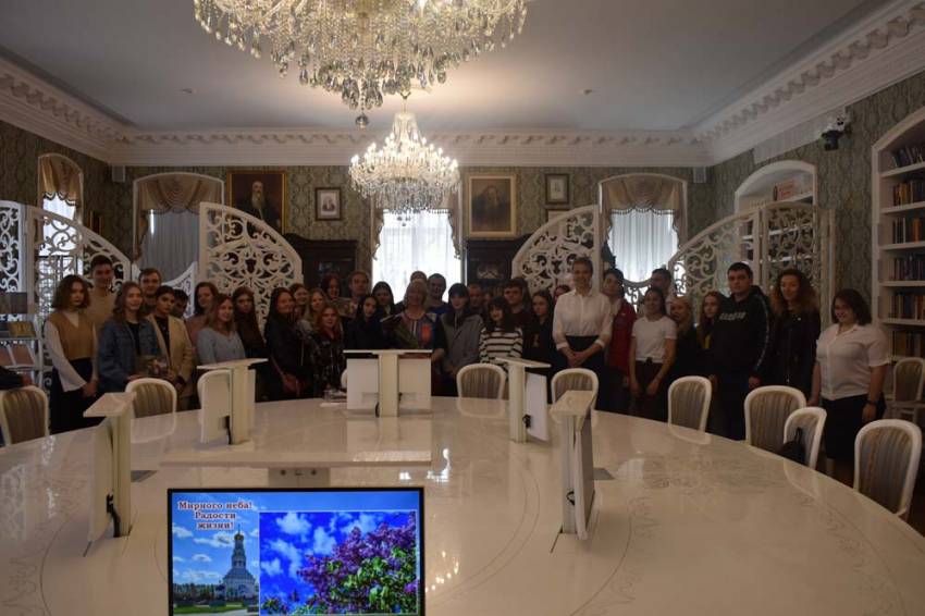 Студенты БелГУ встретились с автором книг о войне, основанных на воспоминаниях белгородцев 

