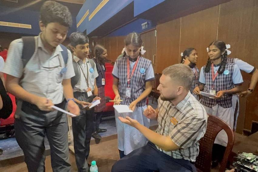 НИУ «БелГУ» принял участие в Днях робототехники в Индии События НИУ «БелГУ» ниу «белгу» принял участие в днях робототехники в индии