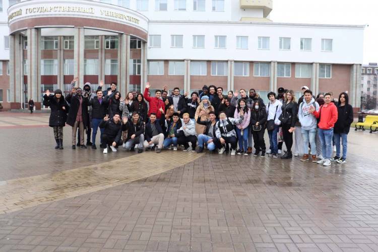“MIKS” Club introduce BelSU facilities to the students of Preparatory Department 
