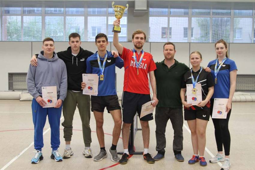 Команда Белгородского госуниверситета выиграла областную Универсиаду по настольному теннису