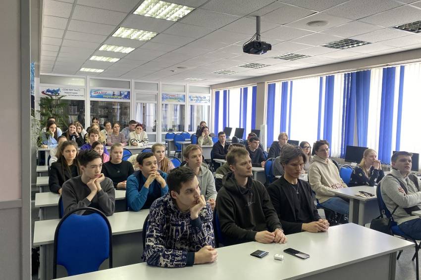 Студенты Старооскольского филиала НИУ «БелГУ» встретились с представителями «ЭФКО»