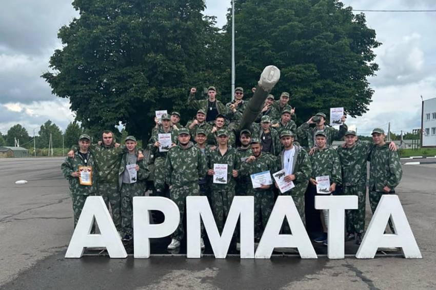 Студенты медицинского колледжа НИУ «БелГУ» прошли военно-патриотические сборы «Армата»