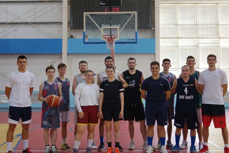 Basketball holiday for young people