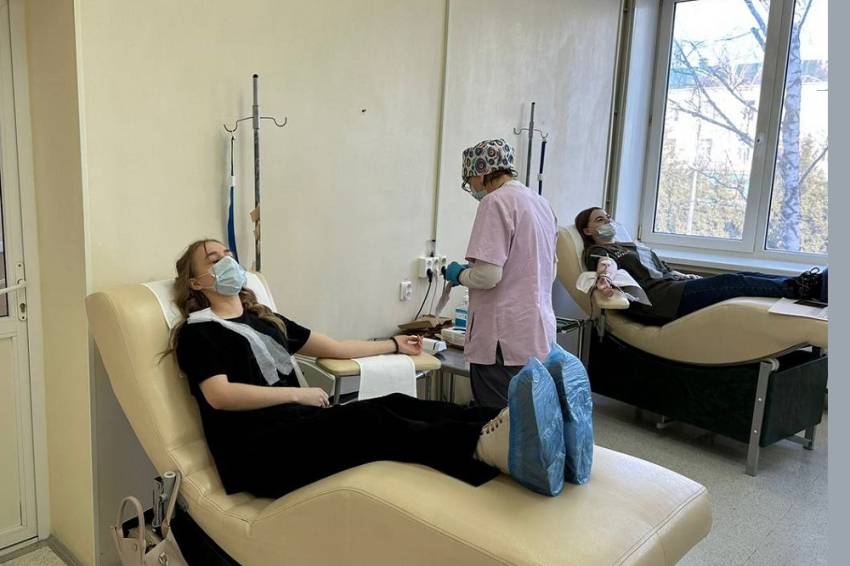 Добровольцы НИУ «БелГУ» сдали около 20 литров крови