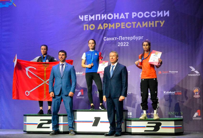 Выпускники НИУ «БелГУ» завоевали золото и серебро чемпионата России по армрестлингу