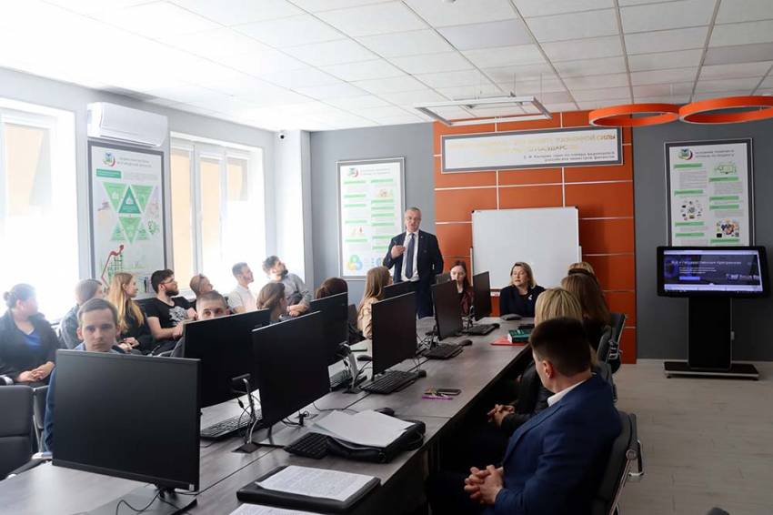 Минфин Белгородской области: профессионалы идут к студентам