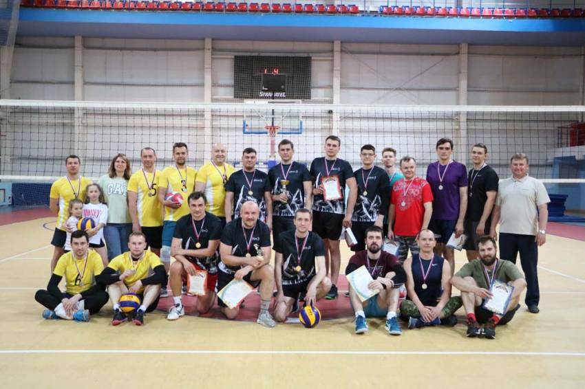 В Белгородском госуниверситете завершилась спартакиада по волейболу среди преподавателей и работников вуза

