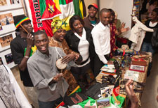 Студенты землячества Африки приглашают полюбоваться экспонатами своей выставки