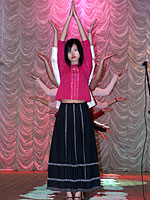 События НИУ «БелГУ» На сцене студентки из Китая со своим национальным танцем «Лилия»