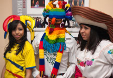 Студенты из Эквадора в национальных костюмах