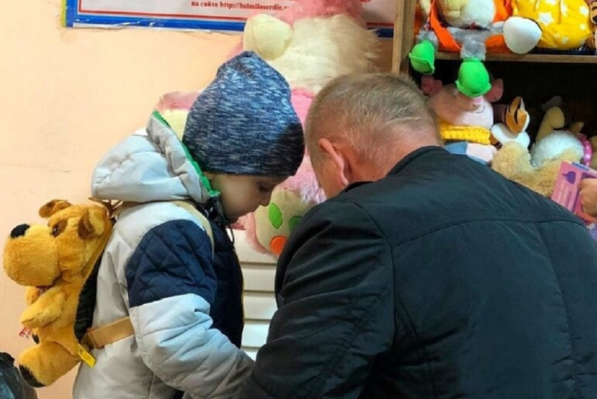 Волонтёры БелГУ помогают в работе белгородского Церковного штаба помощи беженцам