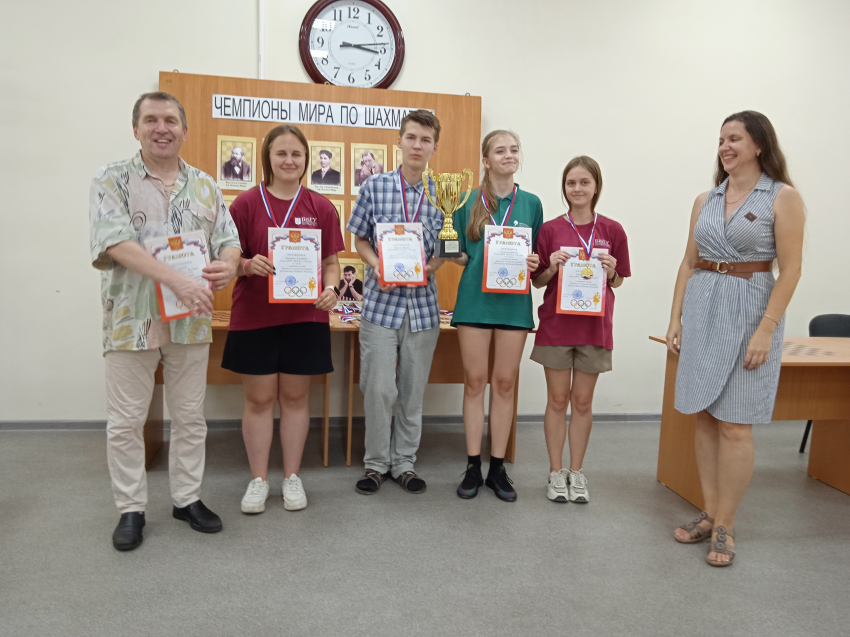 Шахматисты НИУ «БелГУ» привезли из Севастополя десять медалей